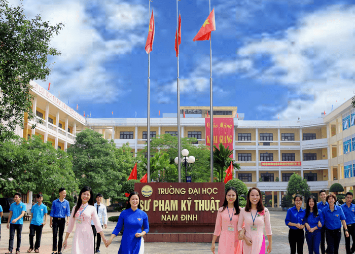 Trường Đại Học Sư Phạm Kỹ Thuật Nam Định